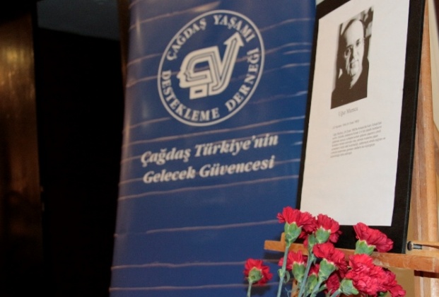 adalet-ve-demokrasi-sehitleri-anildi