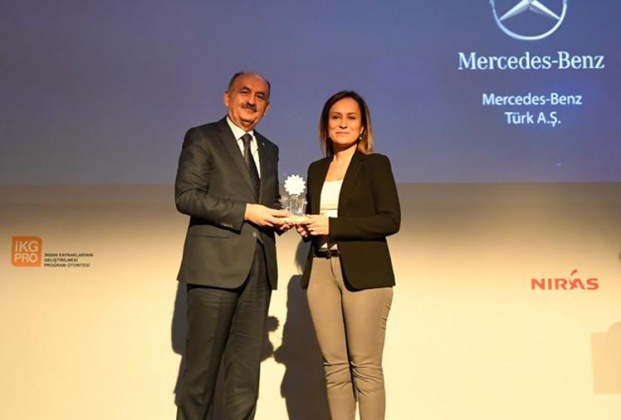 award-to-mercedes-benz-turk