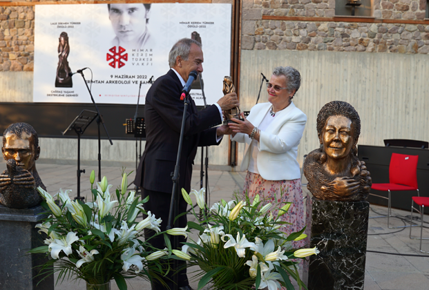 lale-dikmen-turker-odulu-cyddye-verildi