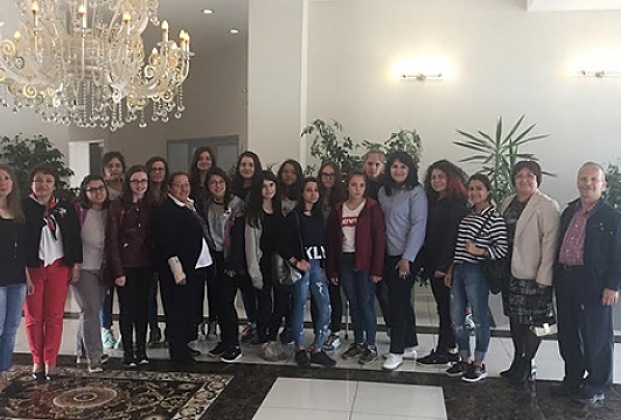 mercedes-benz-turk-visited-its-stars