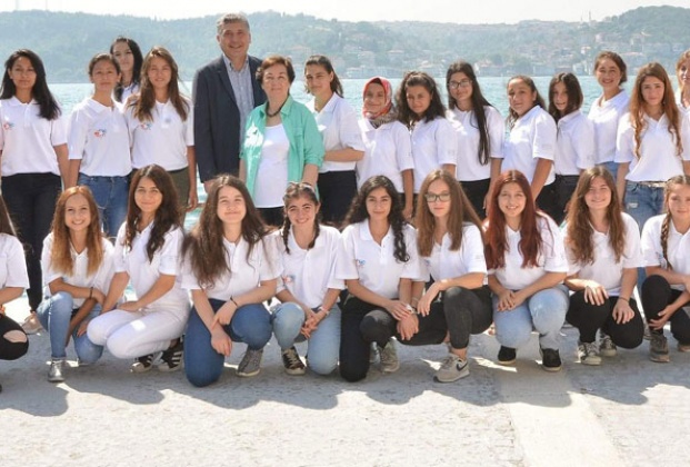star-girls-met-in-istanbul